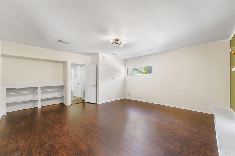 1121 Hudgins Avenue, Fort Worth TX 76111 - Photo 15
