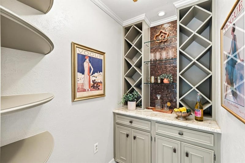 5702 Club Oaks Drive, Dallas TX 75248 - Photo 9