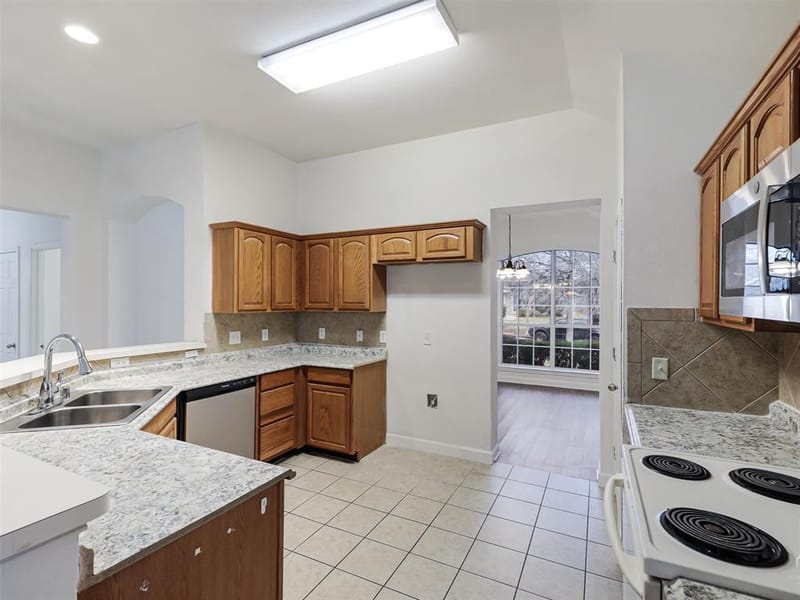704 Darlington Trail, Fort Worth TX 76131 - Photo 7