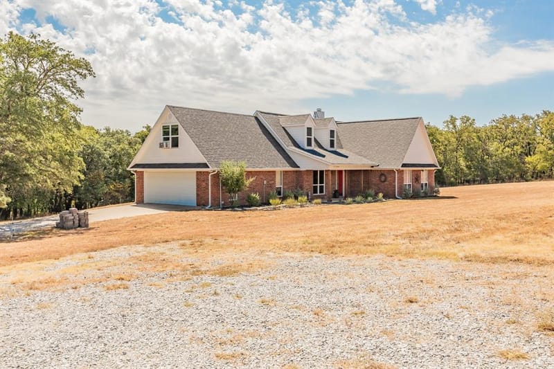 144 Love Trail Court, Paradise TX 76073 - Photo 2