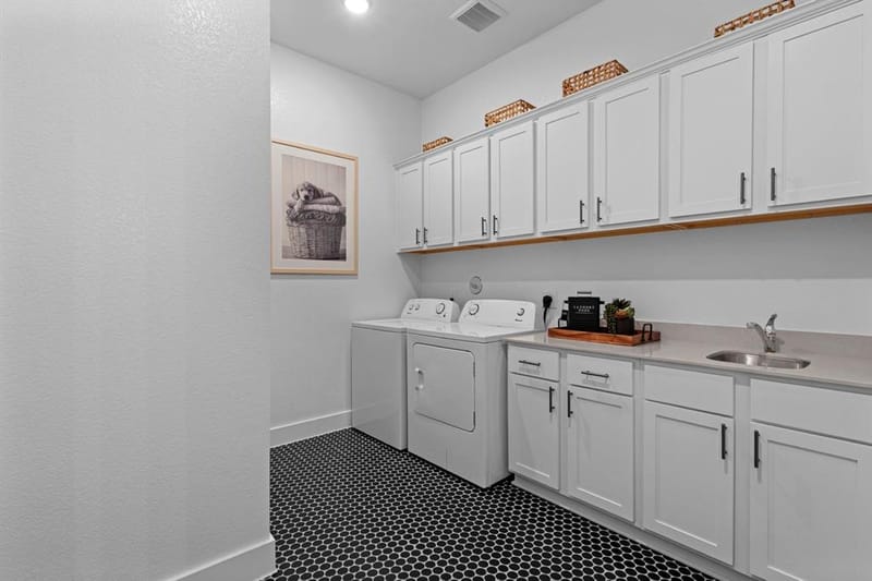 1621 Briscoe Drive, Benbrook TX 76126 - Photo 28