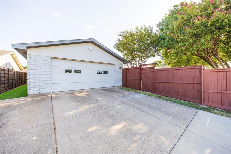 1948 Rambling Ridge Lane, Carrollton TX 75007 - Photo 32