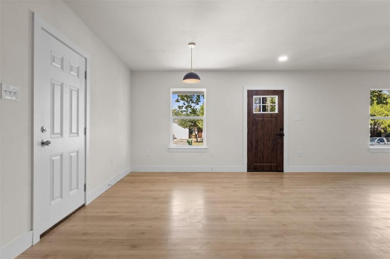 212 E Marguerita Drive, Garland TX 75040 - Photo 8