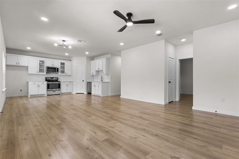 333 Levant Avenue, Dallas TX 75217 - Photo 7