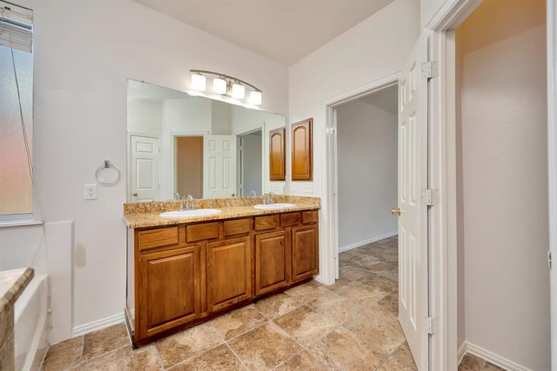 844 Sequoia Way, Saginaw TX 76131 - Photo 9