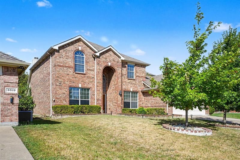 3023 Riverwood Lane, Grand Prairie TX 75052