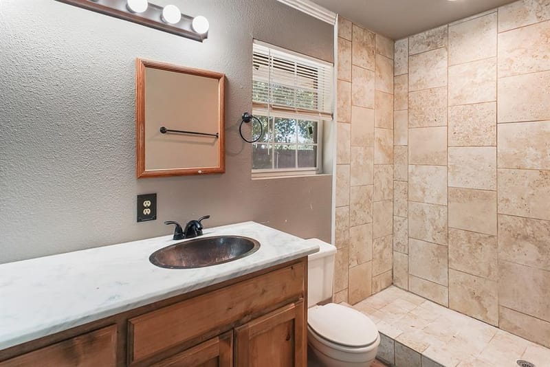 600 E Liberty Street, Pilot Point TX 76258 - Photo 27