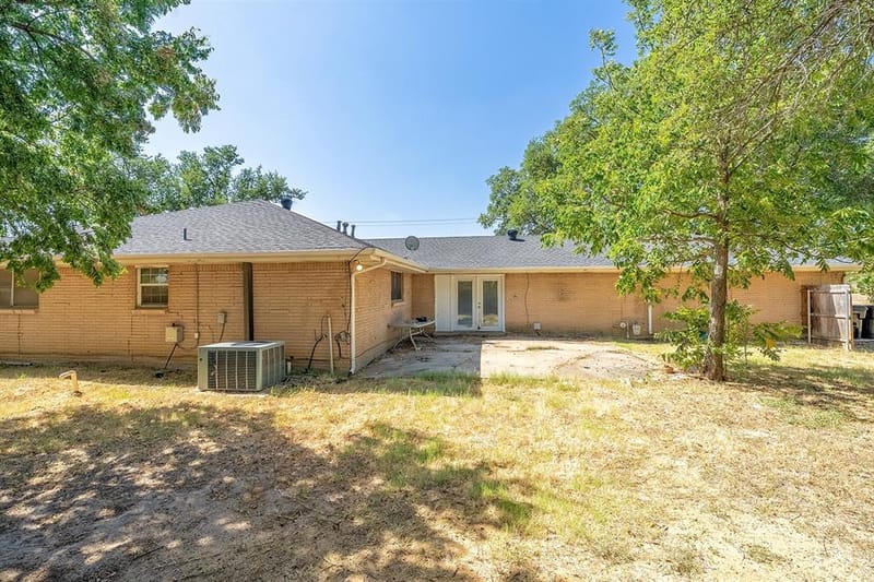 600 E Liberty Street, Pilot Point TX 76258 - Photo 32