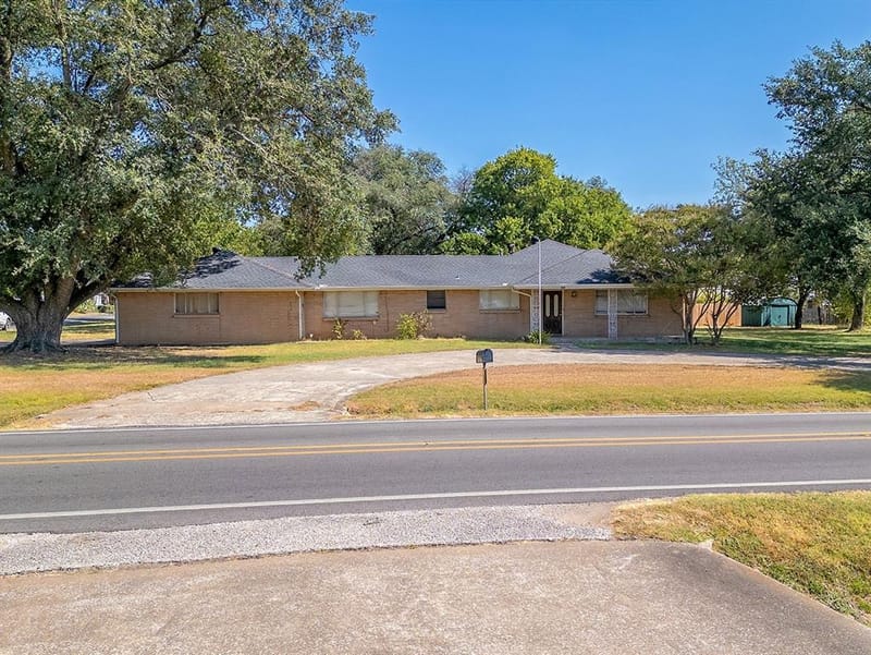 600 E Liberty Street, Pilot Point TX 76258 - Photo 34