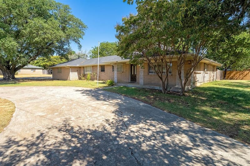 600 E Liberty Street, Pilot Point TX 76258 - Photo 33