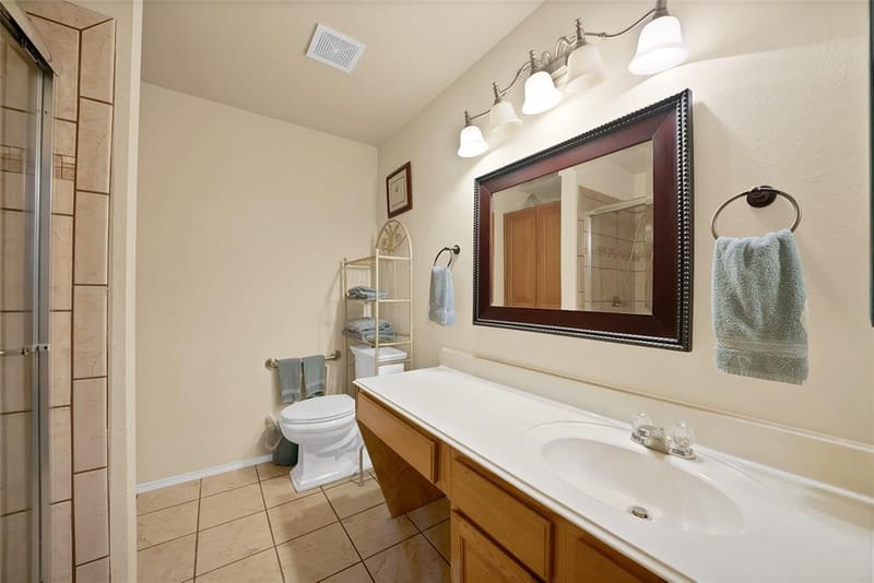 112 Blackforest Road, Krum TX 76249 - Photo 18