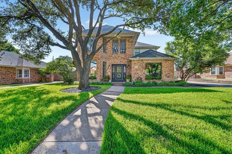 4120 Fairlakes Court, Dallas TX 75228 - Photo 2