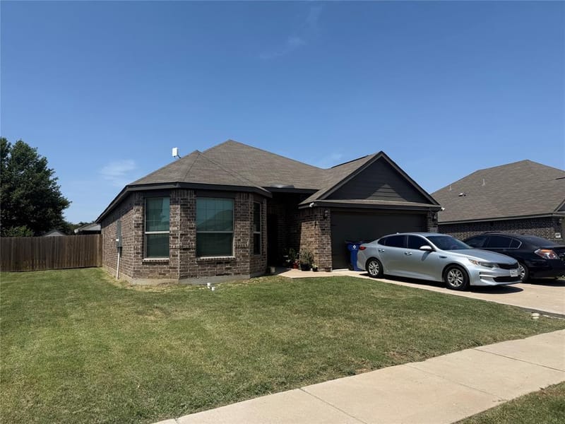 1036 Tumbleweed Trail, Crowley TX 76036