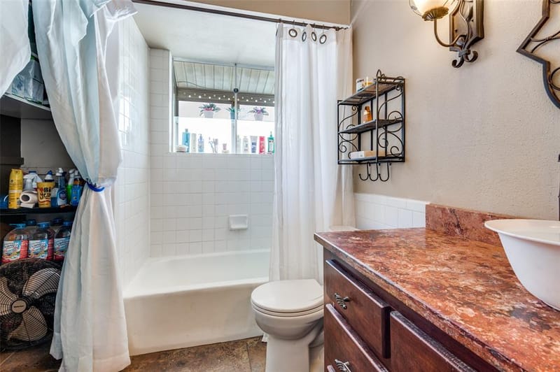 3722 Devonshire Court W, Irving TX 75062 - Photo 9