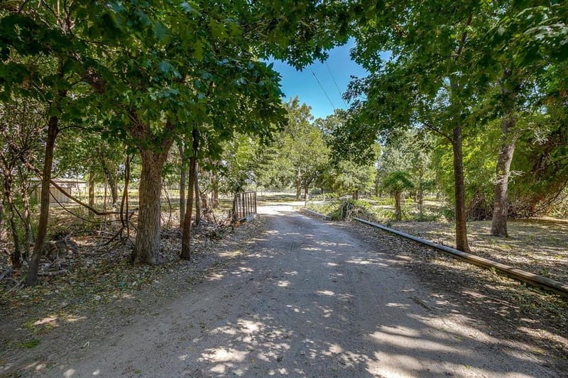 1377 E Gibtown Road, Poolville TX 76487 - Photo 27