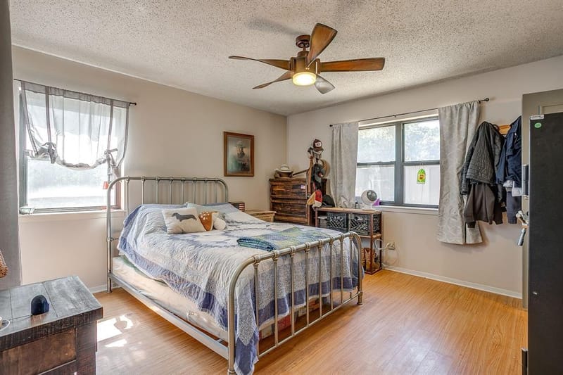 1377 E Gibtown Road, Poolville TX 76487 - Photo 20