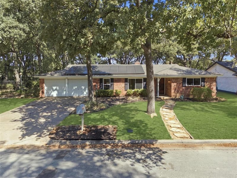 1312 Kathryn Street, Hurst TX 76053