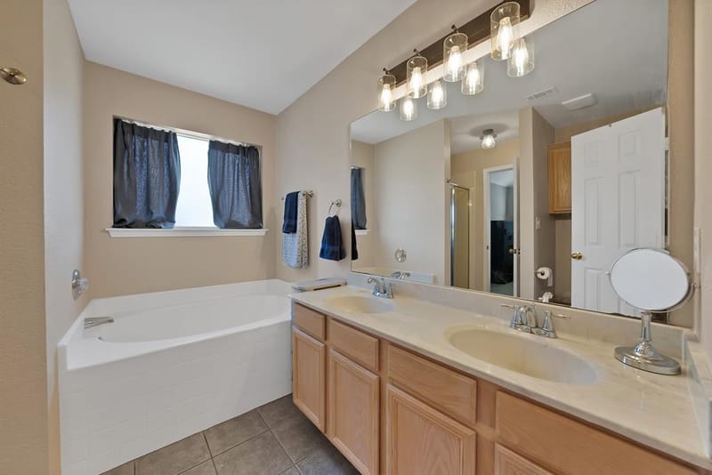 2209 Quail Ridge Drive, Weatherford TX 76087 - Photo 10