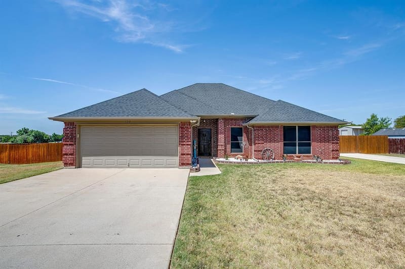 120 Pleasant Run, Reno TX 76020