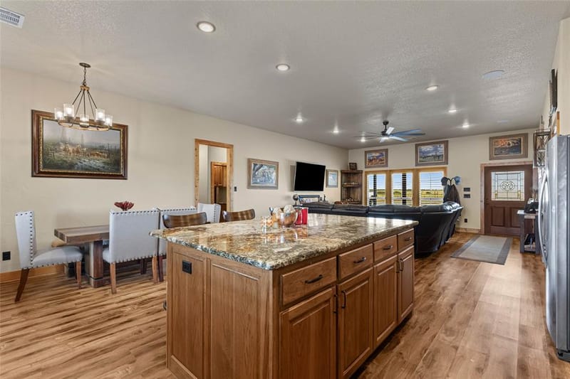 12880 N County Line Rd, Ponder TX 76259 - Photo 13