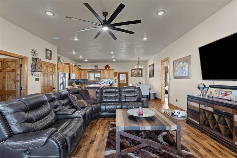 12880 N County Line Rd, Ponder TX 76259 - Photo 7