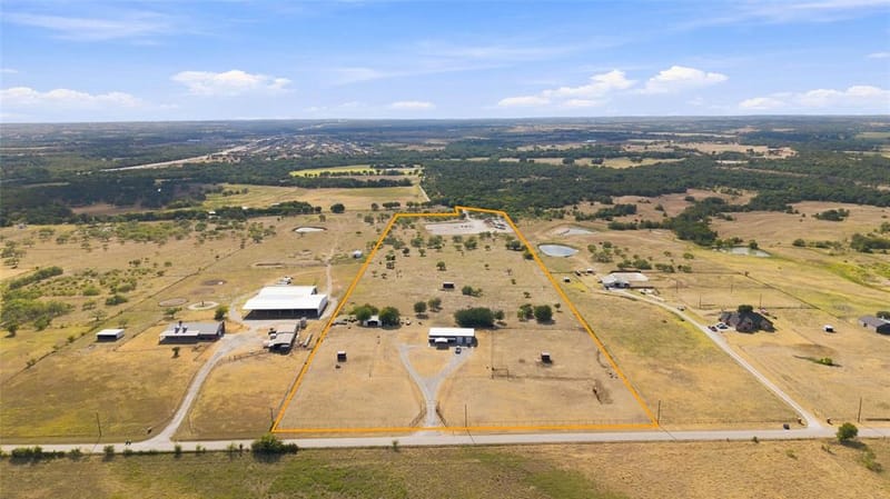12880 N County Line Rd, Ponder TX 76259 - Photo 3