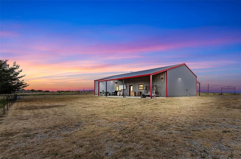 12880 N County Line Rd, Ponder TX 76259 - Photo 32