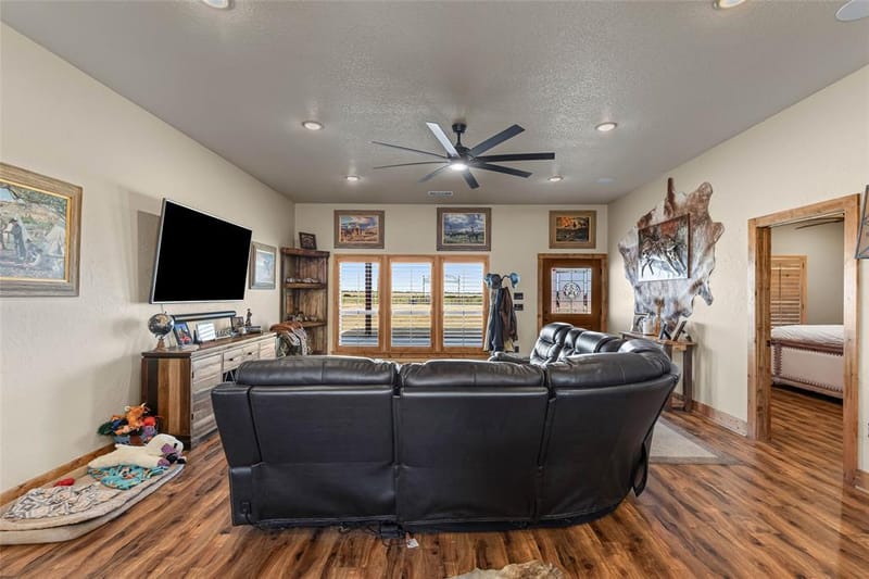 12880 N County Line Rd, Ponder TX 76259 - Photo 9