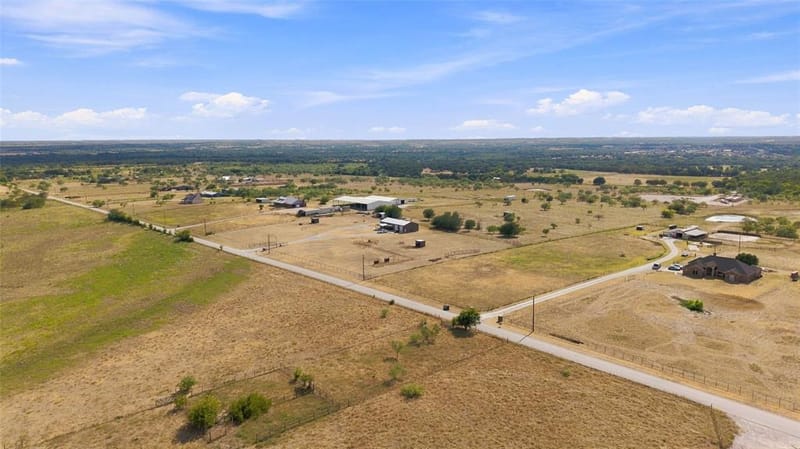 12880 N County Line Rd, Ponder TX 76259 - Photo 35