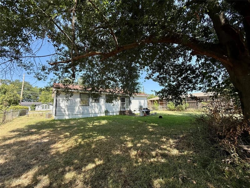 1313 S Rockwall Avenue, Terrell TX 75160 - Photo 15