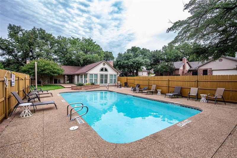 135 Pleasant Grove Lane, Waco TX 76712 - Photo 2