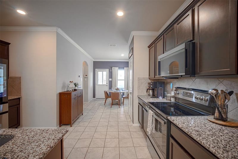 9220 Remington Drive, Aubrey TX 76227 - Photo 10