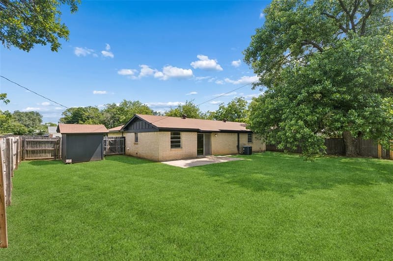7440 Beckwood Drive, Fort Worth TX 76112 - Photo 24