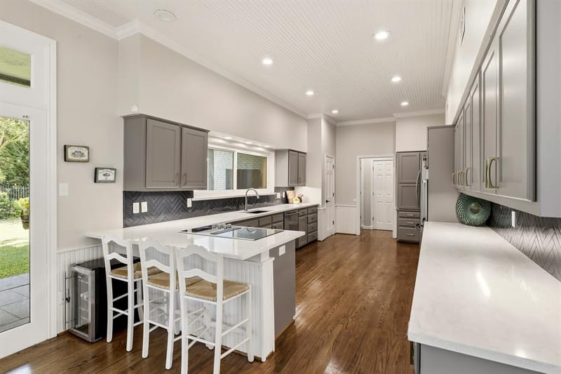 8814 Sanshire Avenue, Dallas TX 75231 - Photo 10
