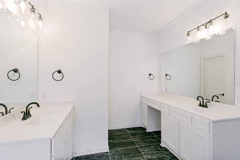 309 Lovett Lane, Burleson TX 76028 - Photo 11