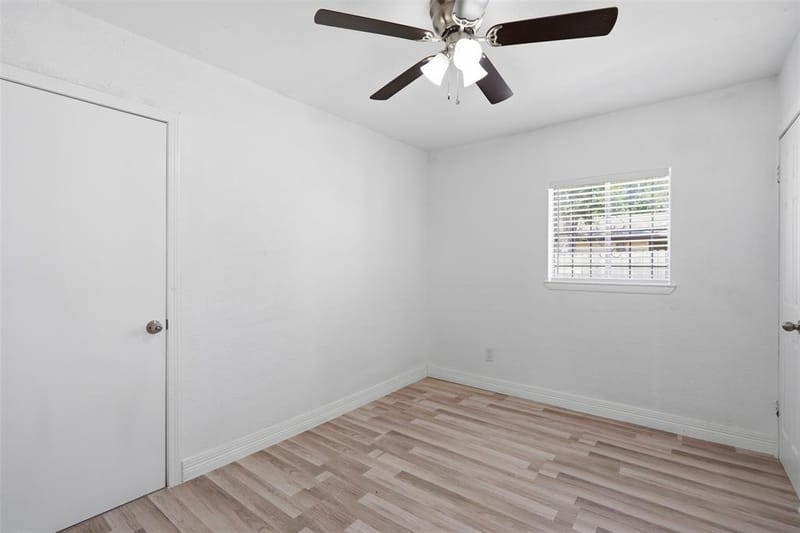 831 Kelso Drive, Dallas TX 75211 - Photo 13