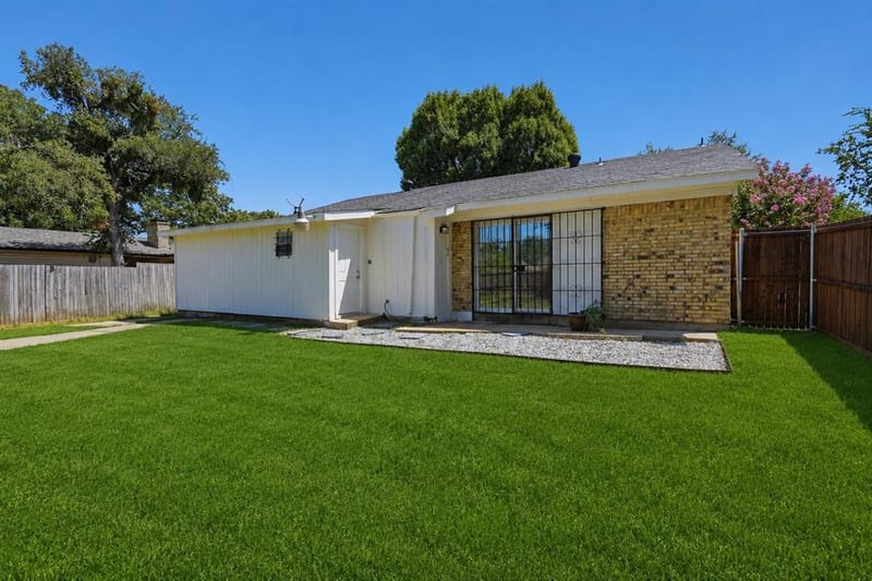 831 Kelso Drive, Dallas TX 75211 - Photo 17