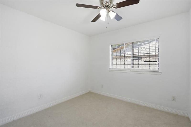 831 Kelso Drive, Dallas TX 75211 - Photo 15