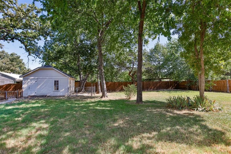 610 S Lee Street, Valley View TX 76272 - Photo 34