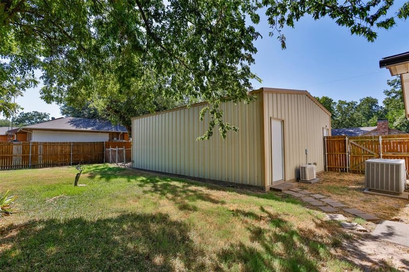 610 S Lee Street, Valley View TX 76272 - Photo 33