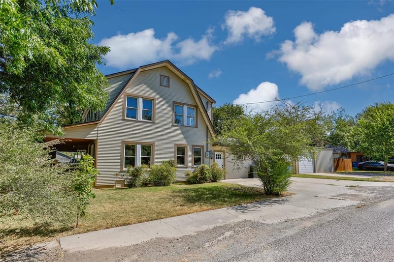 610 S Lee Street, Valley View TX 76272 - Photo 37