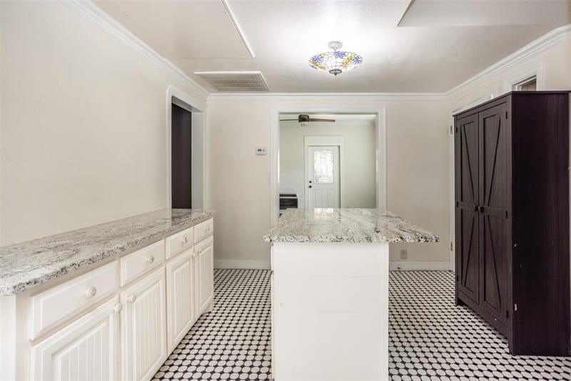 610 S Lee Street, Valley View TX 76272 - Photo 15