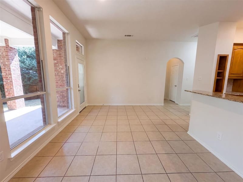 8526 Vista Grande Drive, Dallas TX 75249 - Photo 7