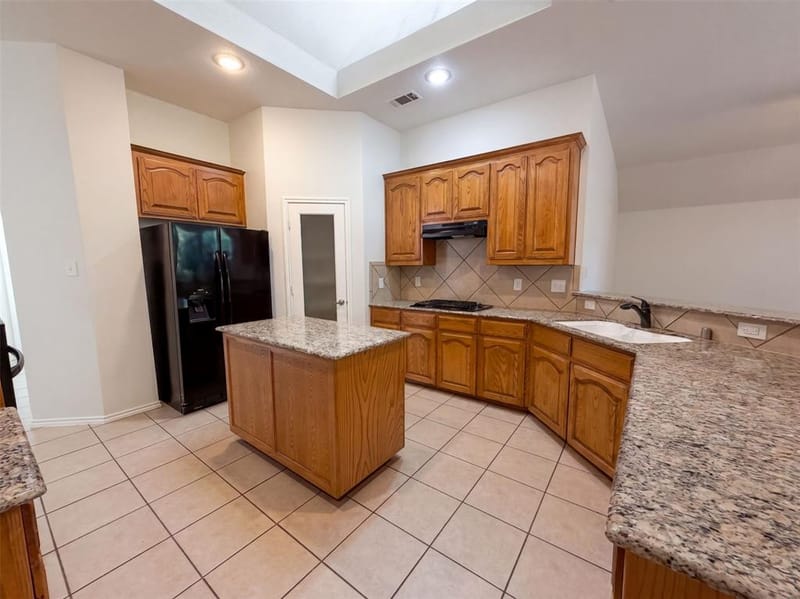 8526 Vista Grande Drive, Dallas TX 75249 - Photo 10