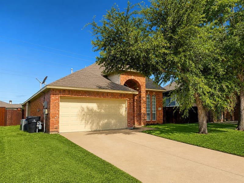 4633 Poppy Hills Drive, Frisco TX 75035 - Photo 3