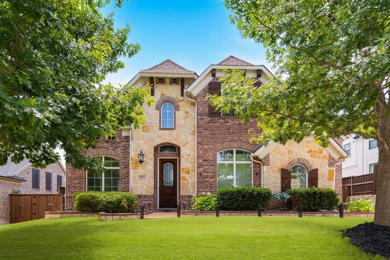 8621 Vatican Drive, McKinney TX 75071 - Photo 2