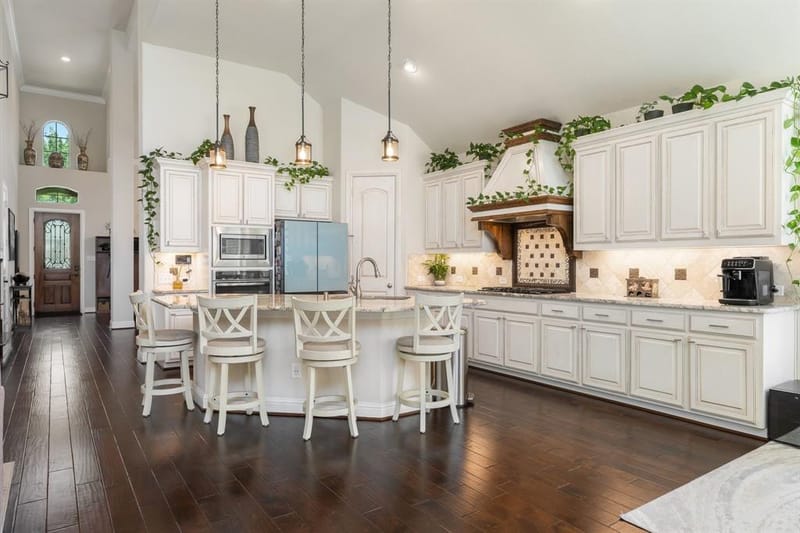 8621 Vatican Drive, McKinney TX 75071 - Photo 12