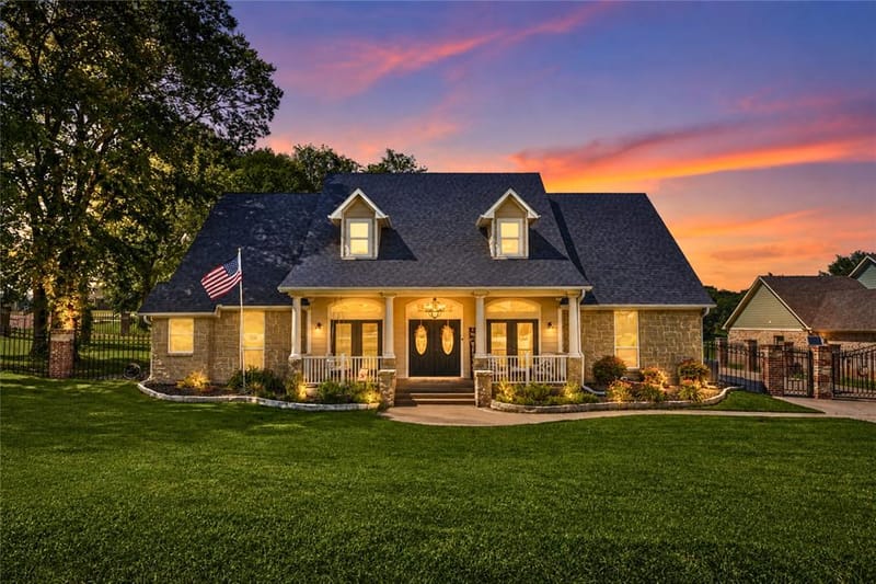 101 Beacon Court, Mabank TX 75143