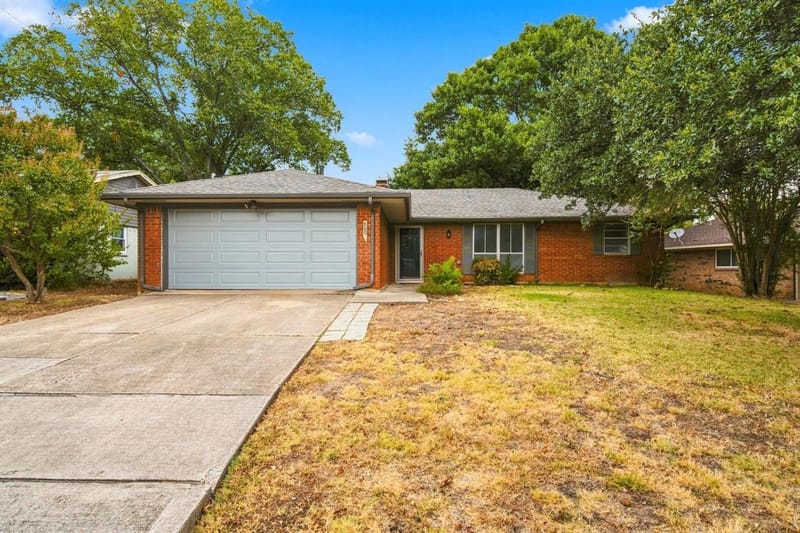 809 S Atkerson Lane, Euless TX 76040