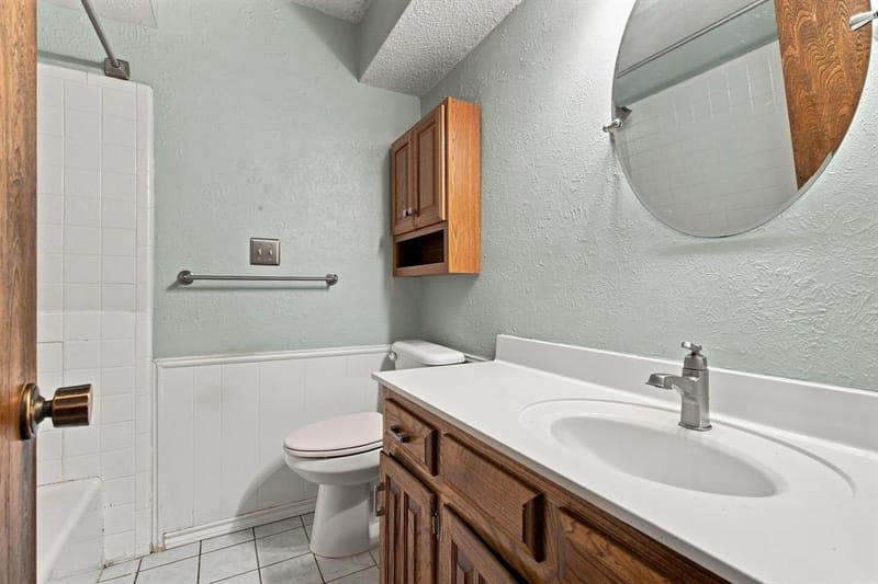 809 S Atkerson Lane, Euless TX 76040 - Photo 18